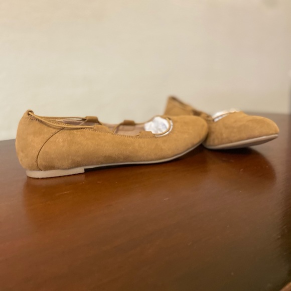 Tan flats - Picture 3 of 3